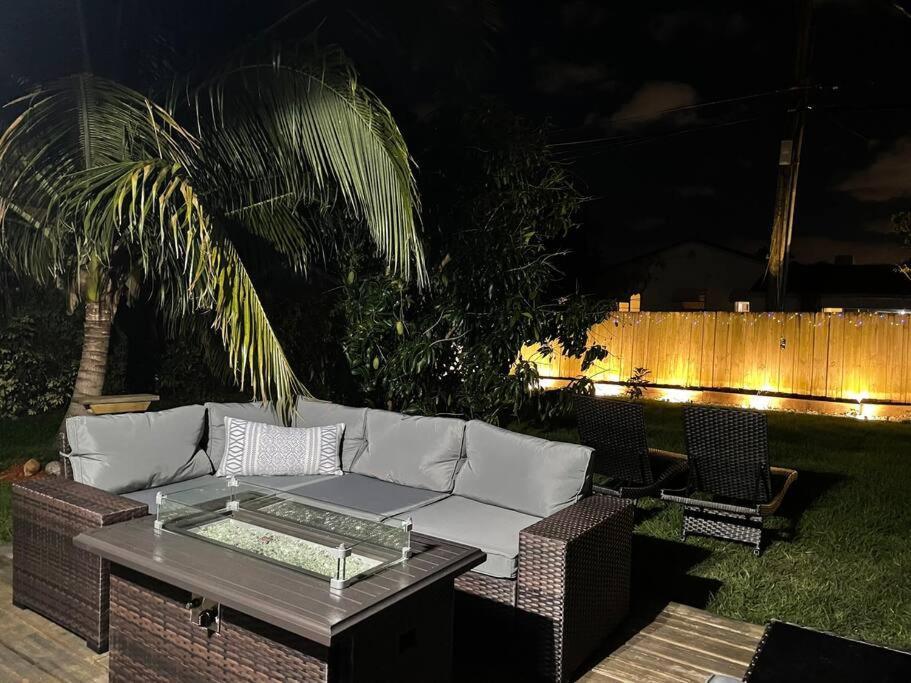 Hot Tub, Tiki Bar, Outdoor Shower, Near Intercoastal Waterway! Уэст-Палм-Бич Экстерьер фото